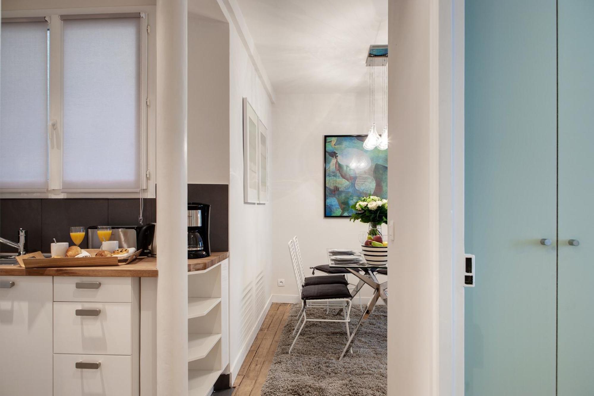 Apartment Sevigne Elegant Paris