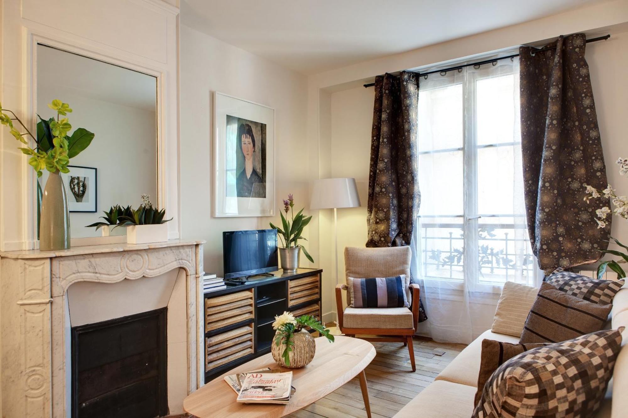 Apartment Sevigne Elegant Paris