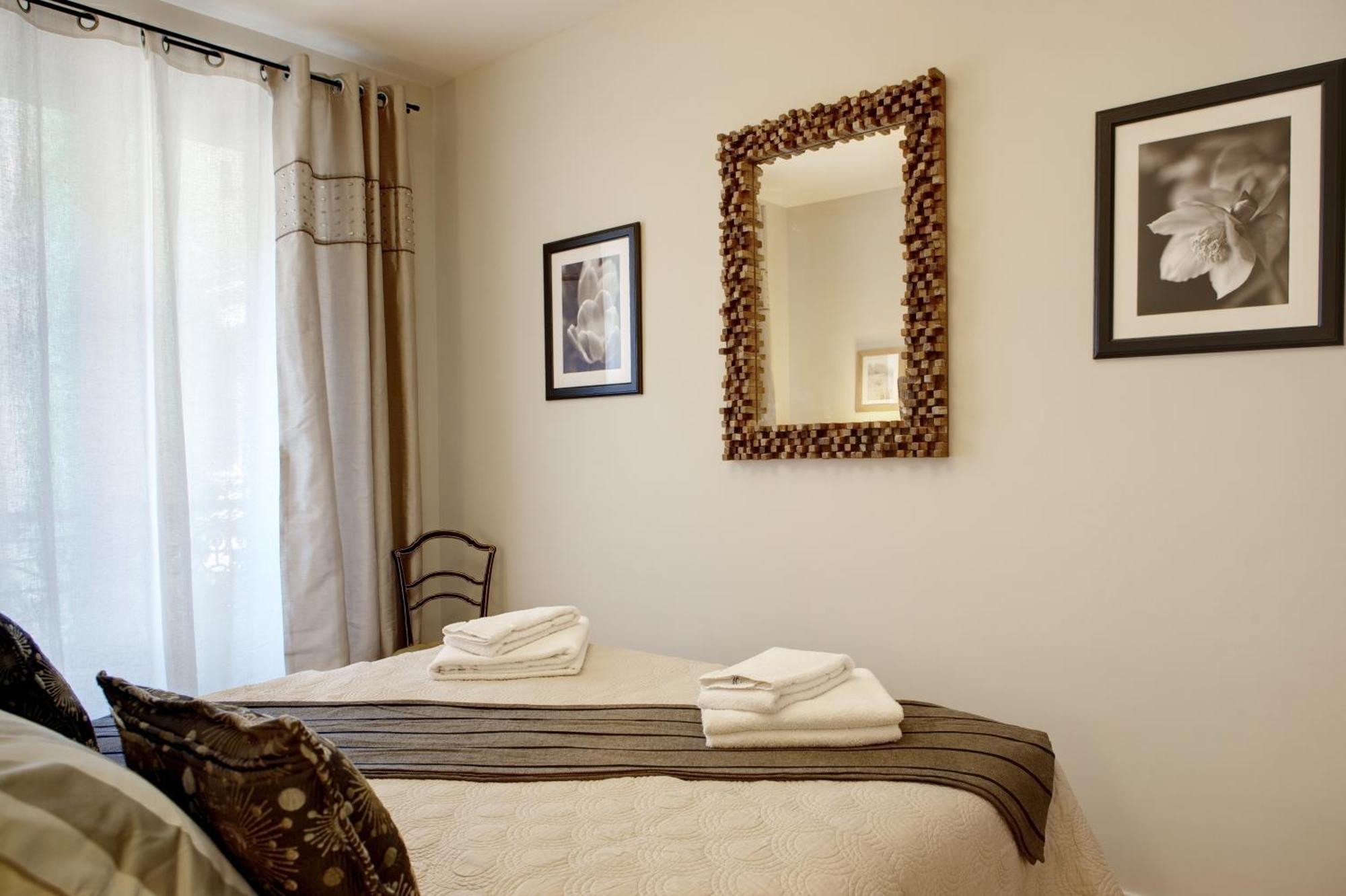 Sevigne Elegant Paris