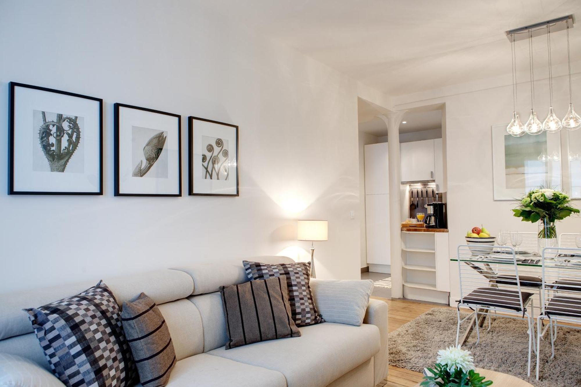 Apartment Sevigne Elegant Paris
